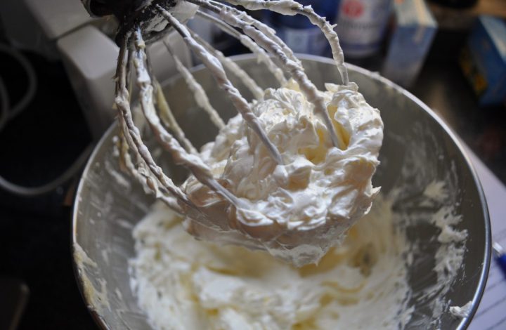 Backerellas Buttercreme: Rezept auch für Motivtorten – Zubereitung ohne Zuckerthermometer